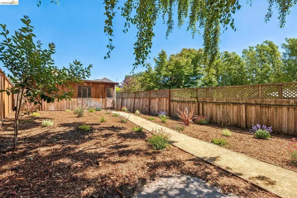 4130 Gilbert Street Oakland CA 94611