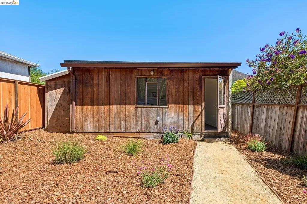 4130 Gilbert Street Oakland CA 94611