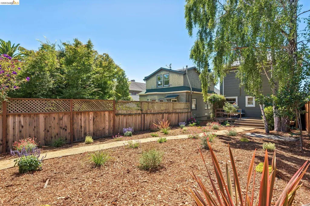 4130 Gilbert Street Oakland CA 94611