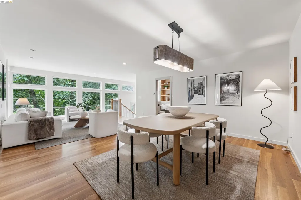 6611 Pinehaven Road Oakland CA 94611