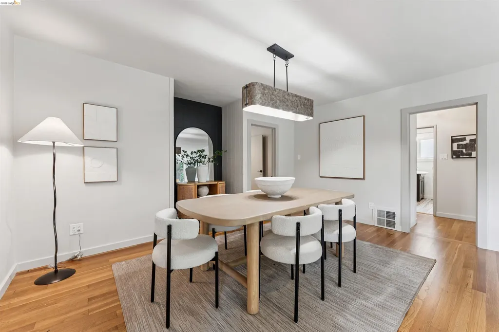 6611 Pinehaven Road Oakland CA 94611