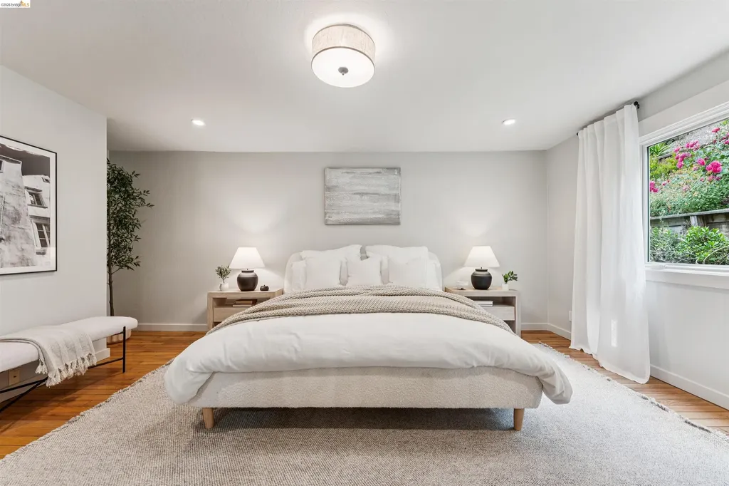 6611 Pinehaven Road Oakland CA 94611