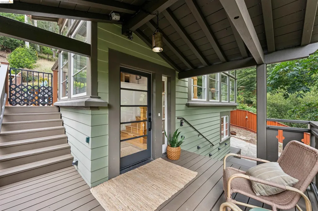 6611 Pinehaven Road Oakland CA 94611
