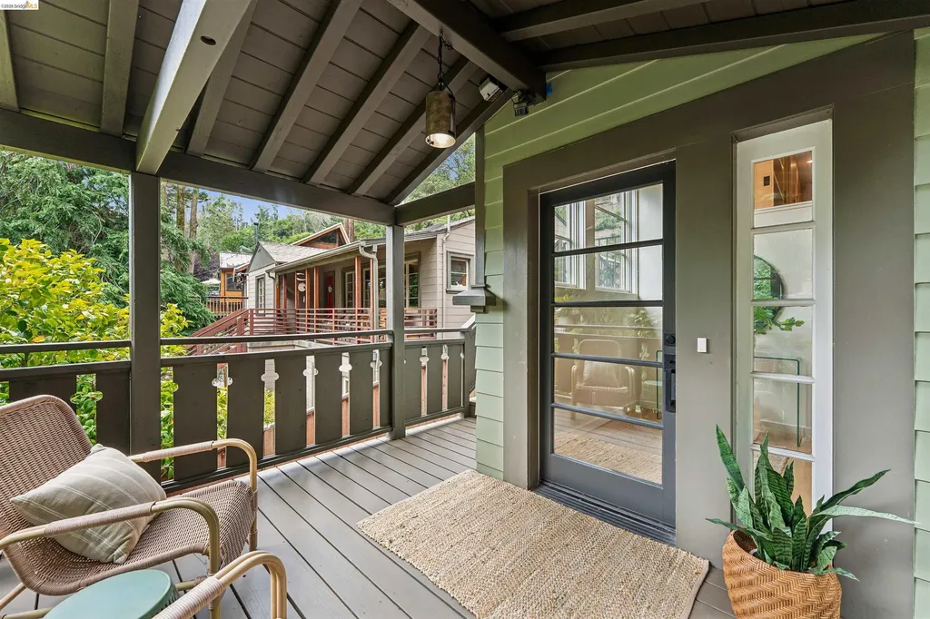 6611 Pinehaven Road Oakland CA 94611