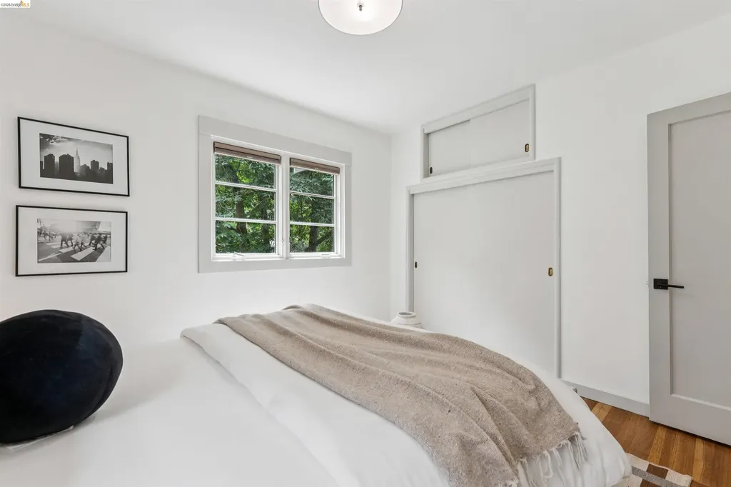 6611 Pinehaven Road Oakland CA 94611