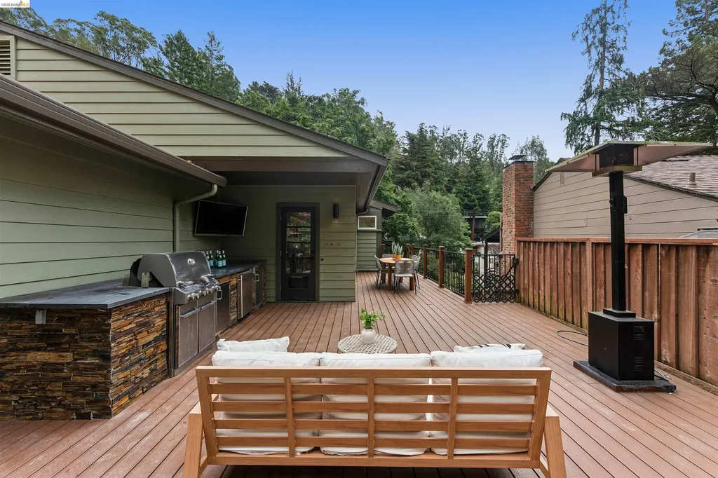 6611 Pinehaven Road Oakland CA 94611