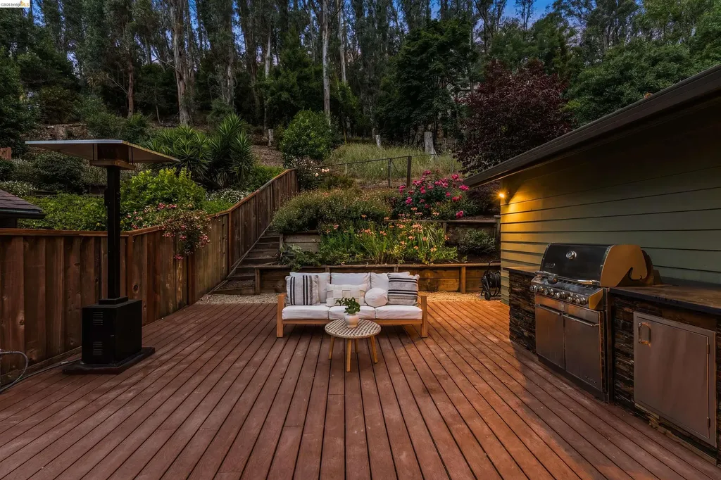 6611 Pinehaven Road Oakland CA 94611