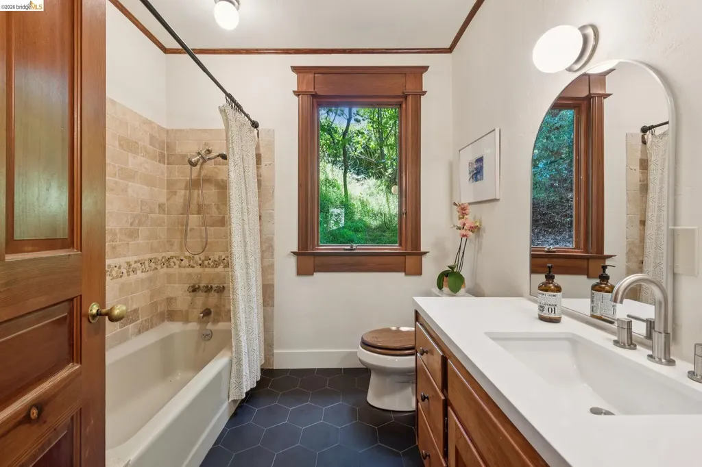 1090 Cragmont Avenue Berkeley CA 94708