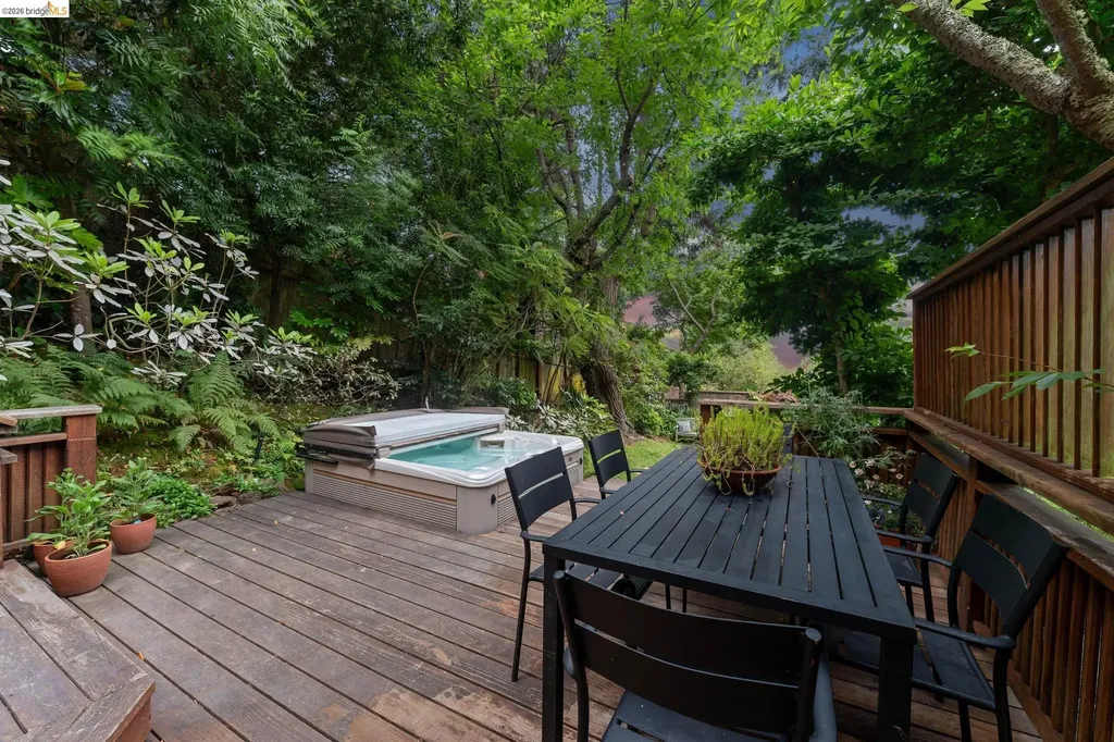 1090 Cragmont Avenue Berkeley CA 94708