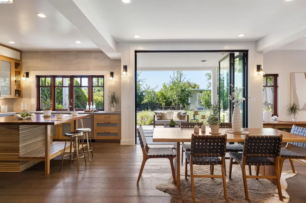 743 Calmar Oakland CA 94610