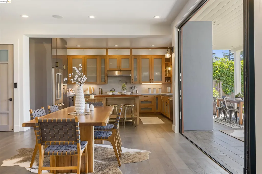 743 Calmar Oakland CA 94610
