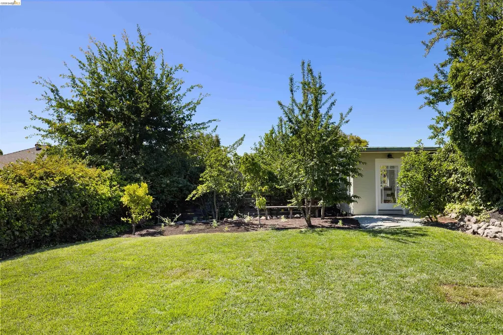 743 Calmar Oakland CA 94610