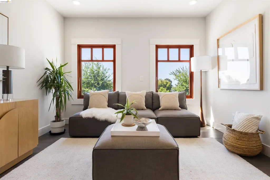 743 Calmar Oakland CA 94610