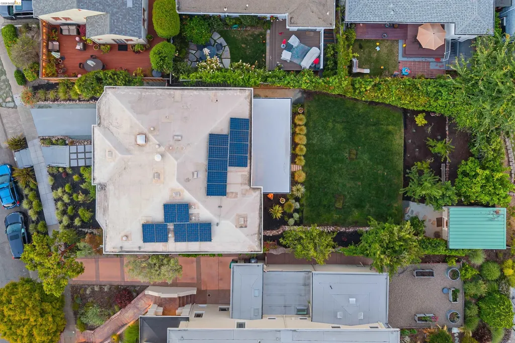 743 Calmar Oakland CA 94610