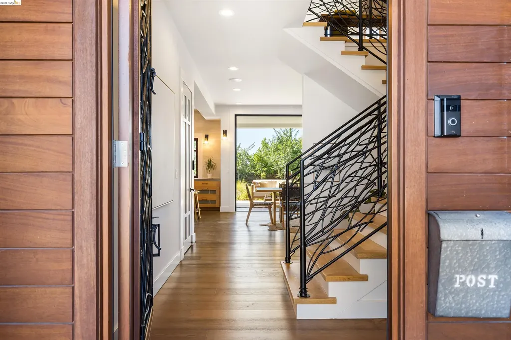 743 Calmar Oakland CA 94610