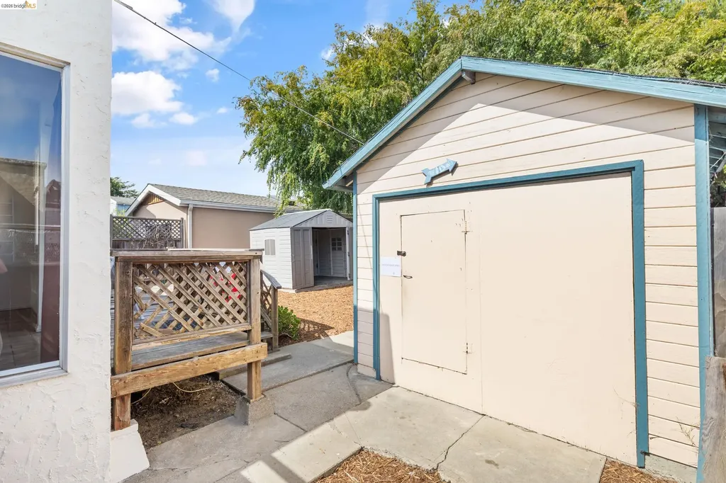 1035 Pomona Avenue Albany CA 94706