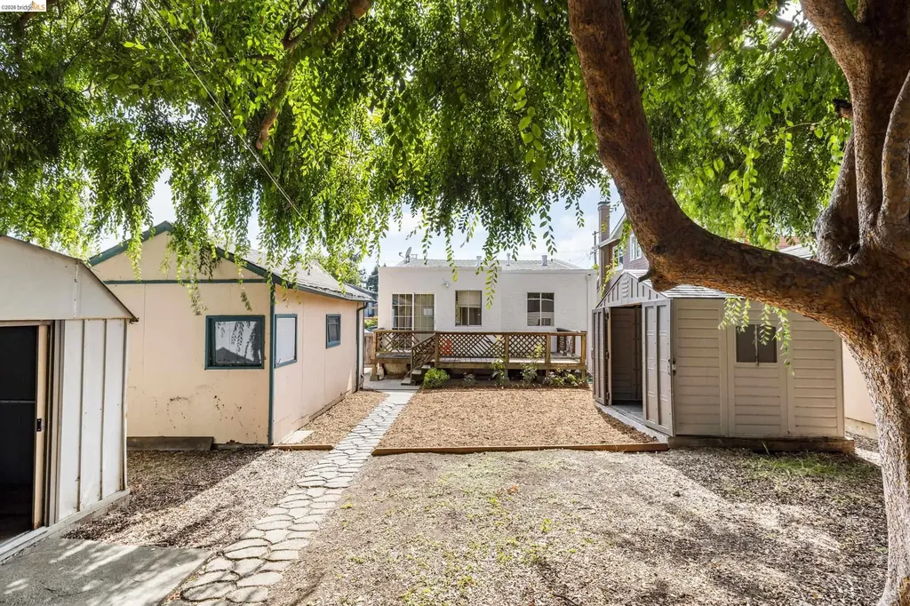 1035 Pomona Avenue Albany CA 94706