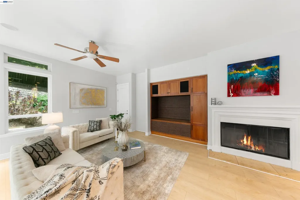 7010 Pinehaven Road Oakland CA 94611