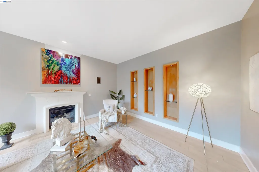 7010 Pinehaven Road Oakland CA 94611