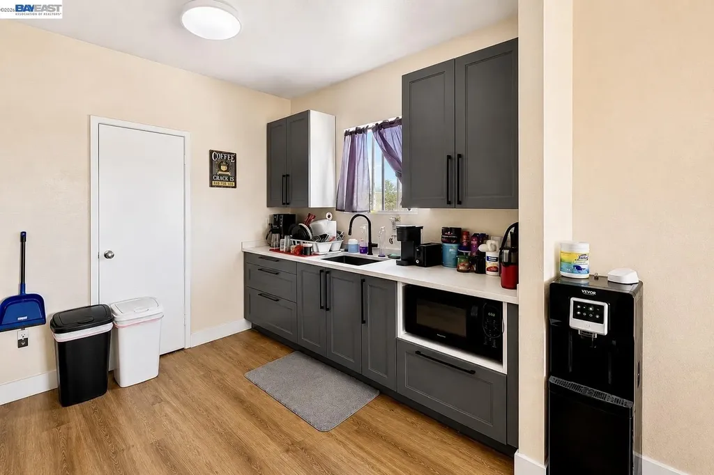 3338 San Leandro Street Oakland CA 94601