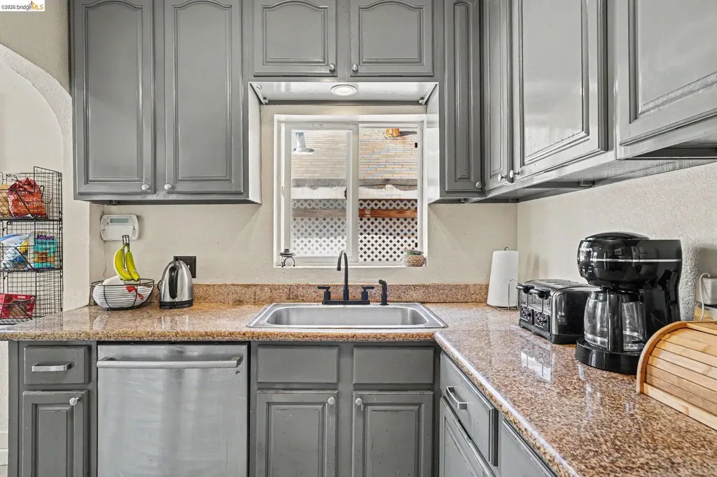 1288 107th Oakland CA 94603