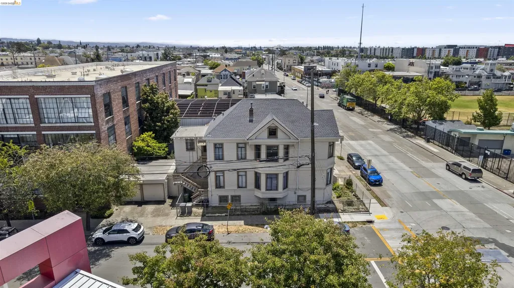 402 10th Street Oakland CA 94606