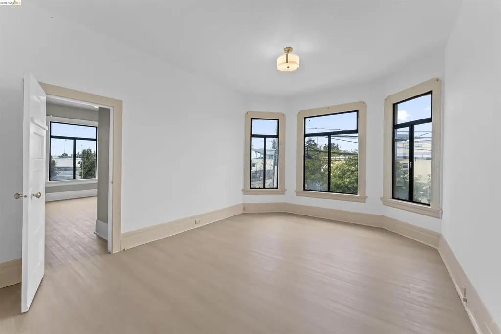 402 10th Street Oakland CA 94606