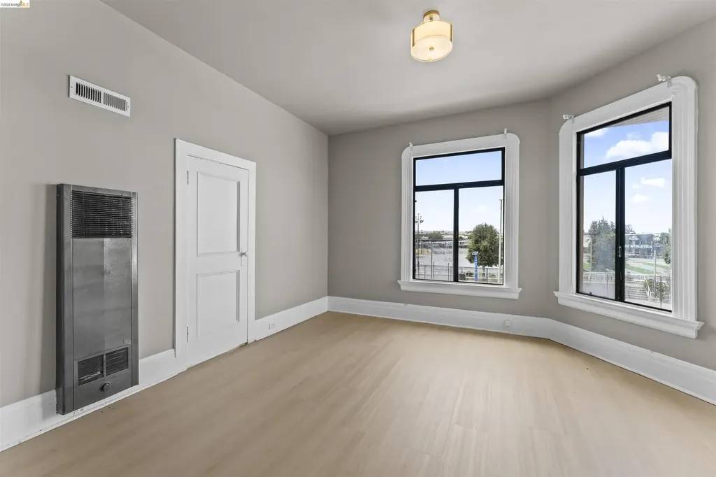 402 10th Street Oakland CA 94606