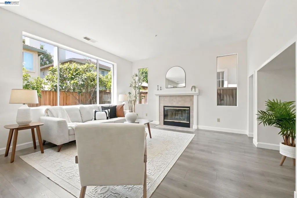 1895 Travertine Way Union City CA 94587