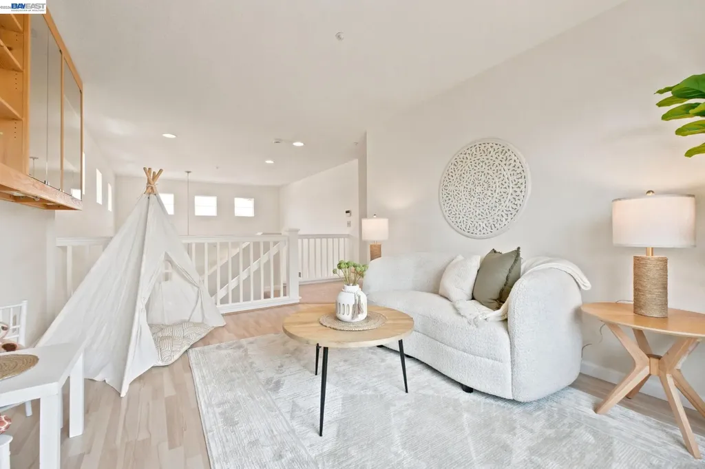 1895 Travertine Way Union City CA 94587