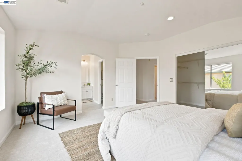 1895 Travertine Way Union City CA 94587