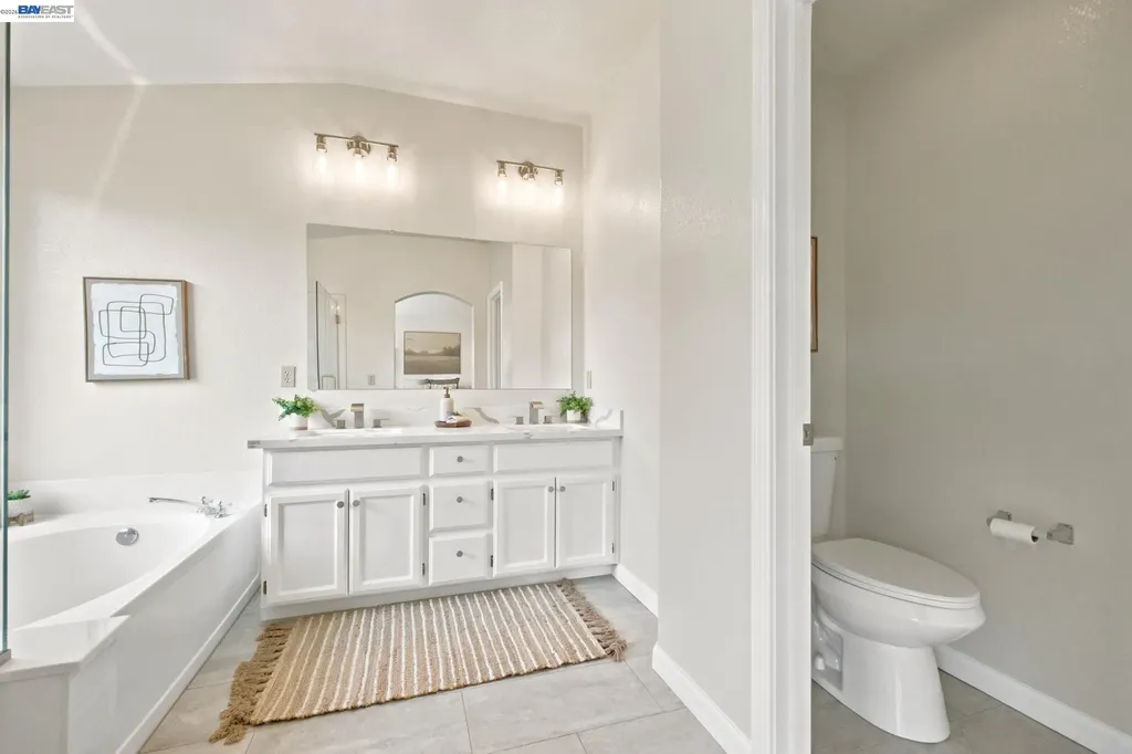 1895 Travertine Way Union City CA 94587