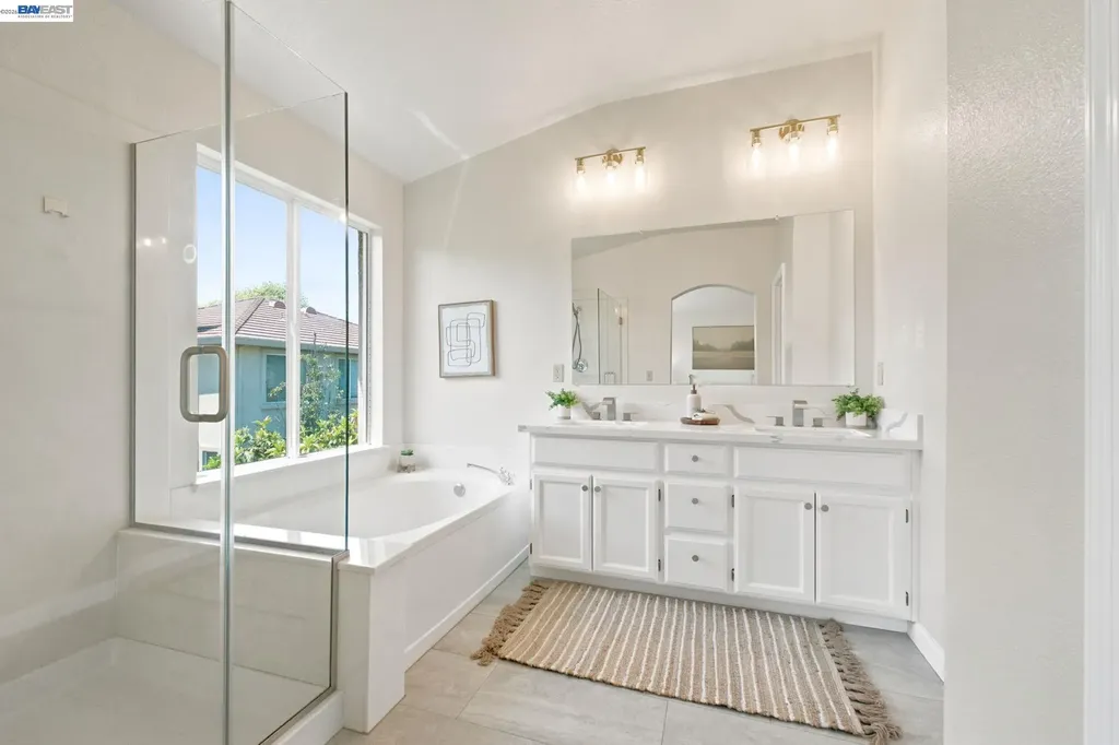 1895 Travertine Way Union City CA 94587