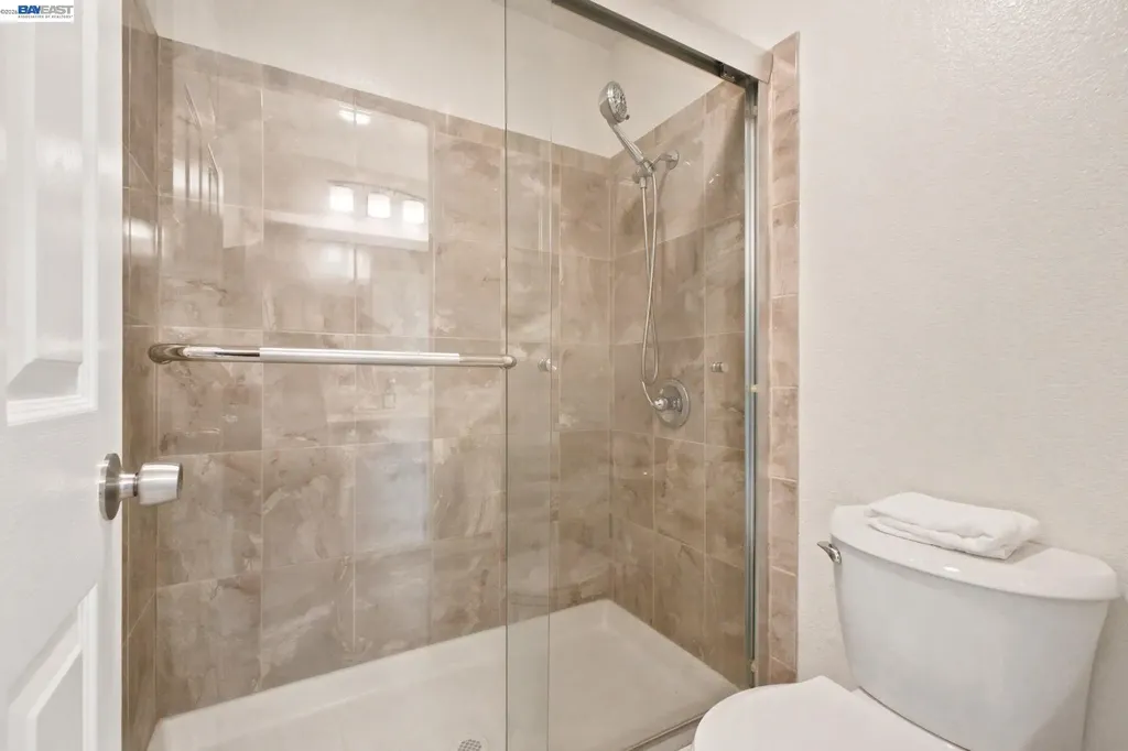 1895 Travertine Way Union City CA 94587