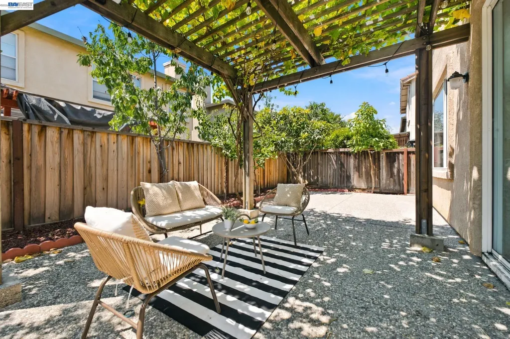 1895 Travertine Way Union City CA 94587