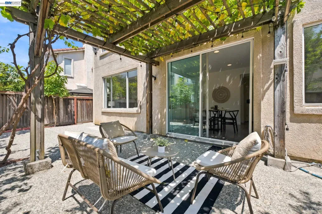 1895 Travertine Way Union City CA 94587