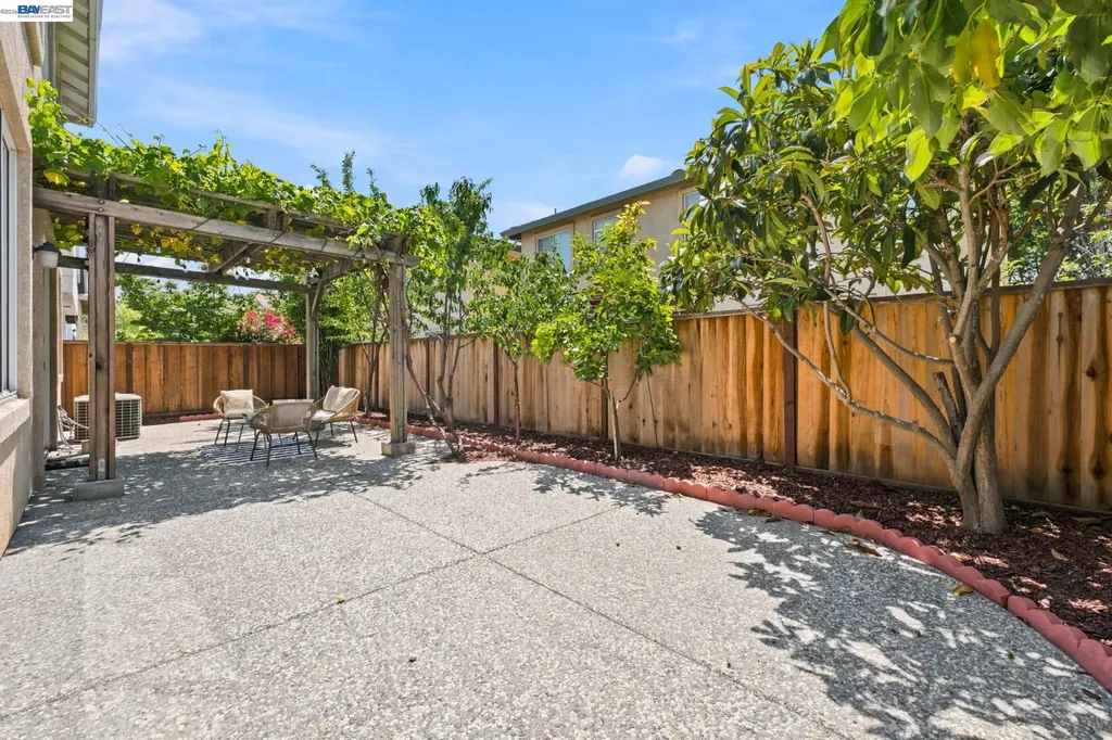 1895 Travertine Way Union City CA 94587