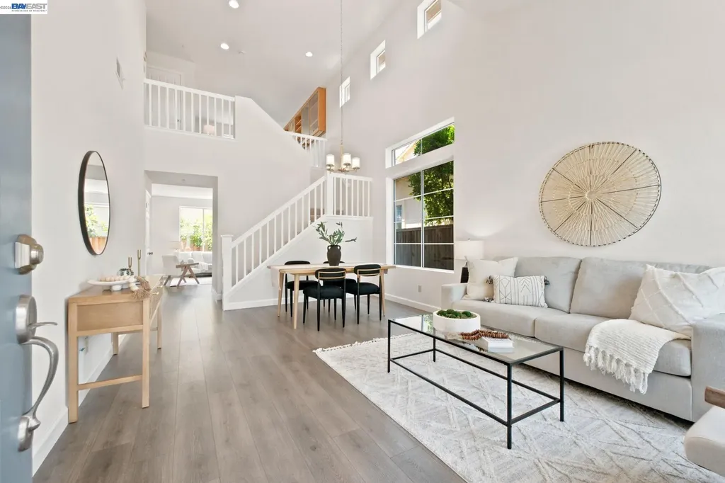 1895 Travertine Way Union City CA 94587