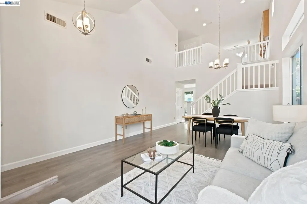1895 Travertine Way Union City CA 94587