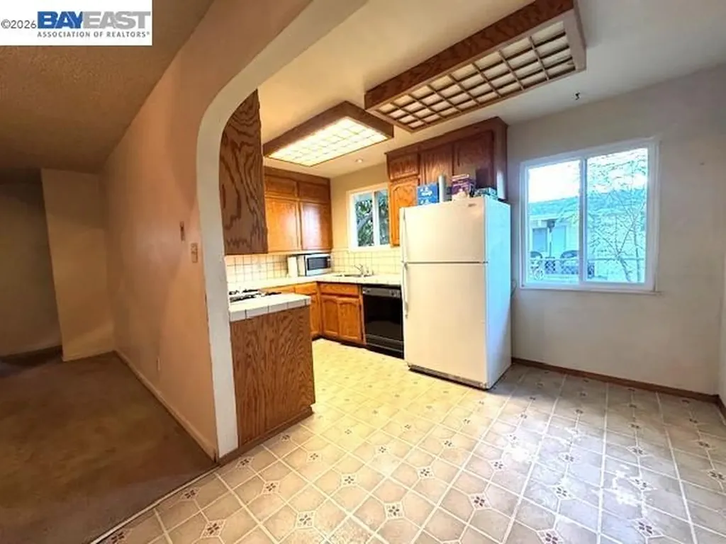 72 Andrew Avenue Pittsburg CA 94565