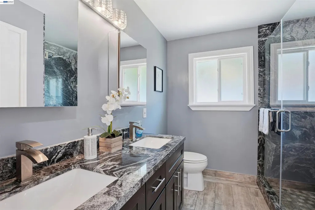 3910 Oak Hill Road Oakland CA 94605