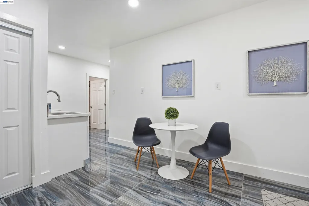 3910 Oak Hill Road Oakland CA 94605