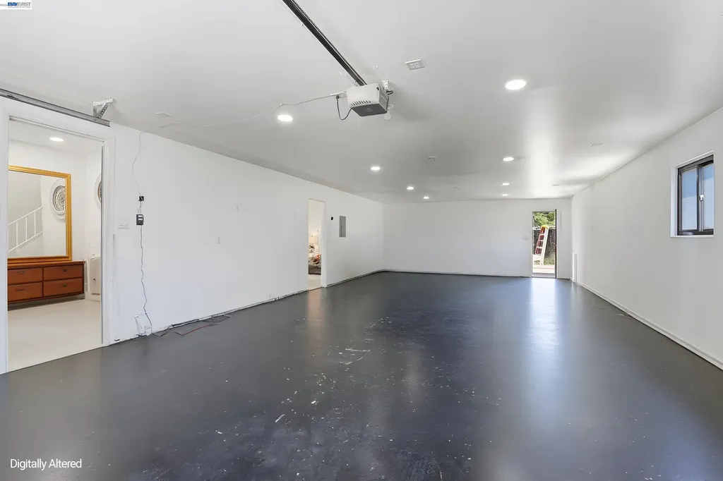 3910 Oak Hill Road Oakland CA 94605