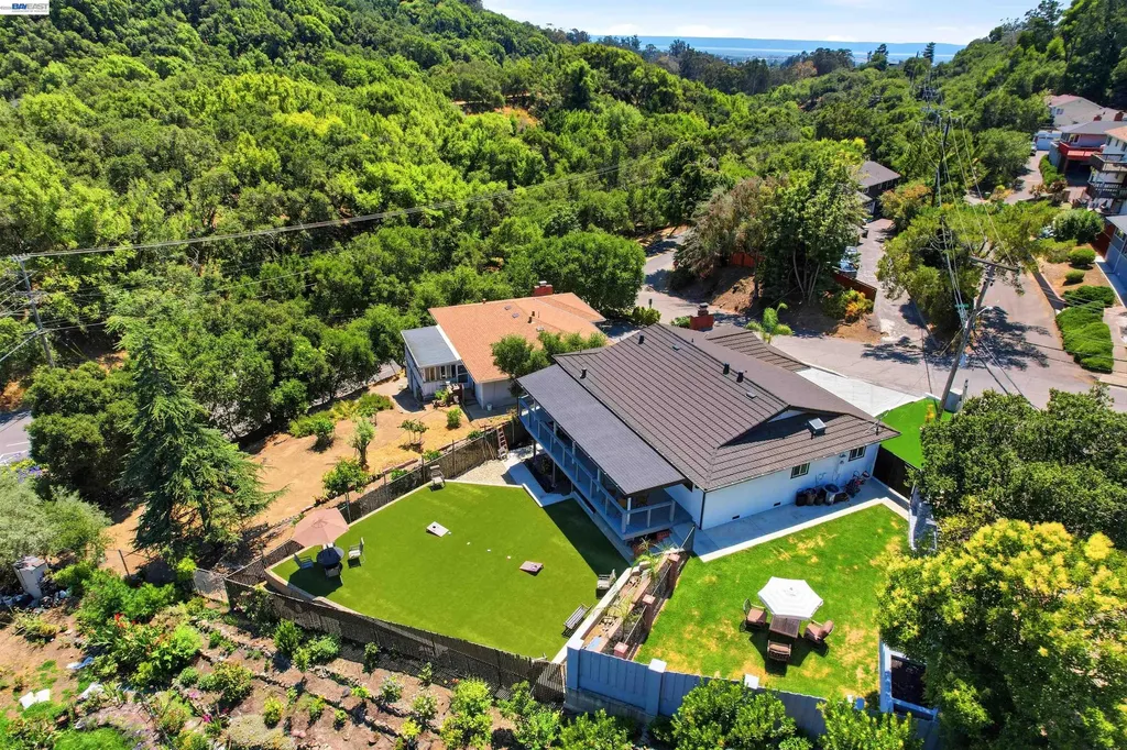 3910 Oak Hill Road Oakland CA 94605