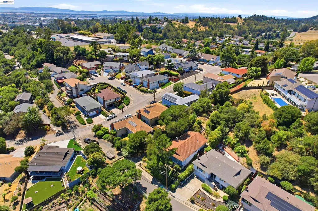 3910 Oak Hill Road Oakland CA 94605