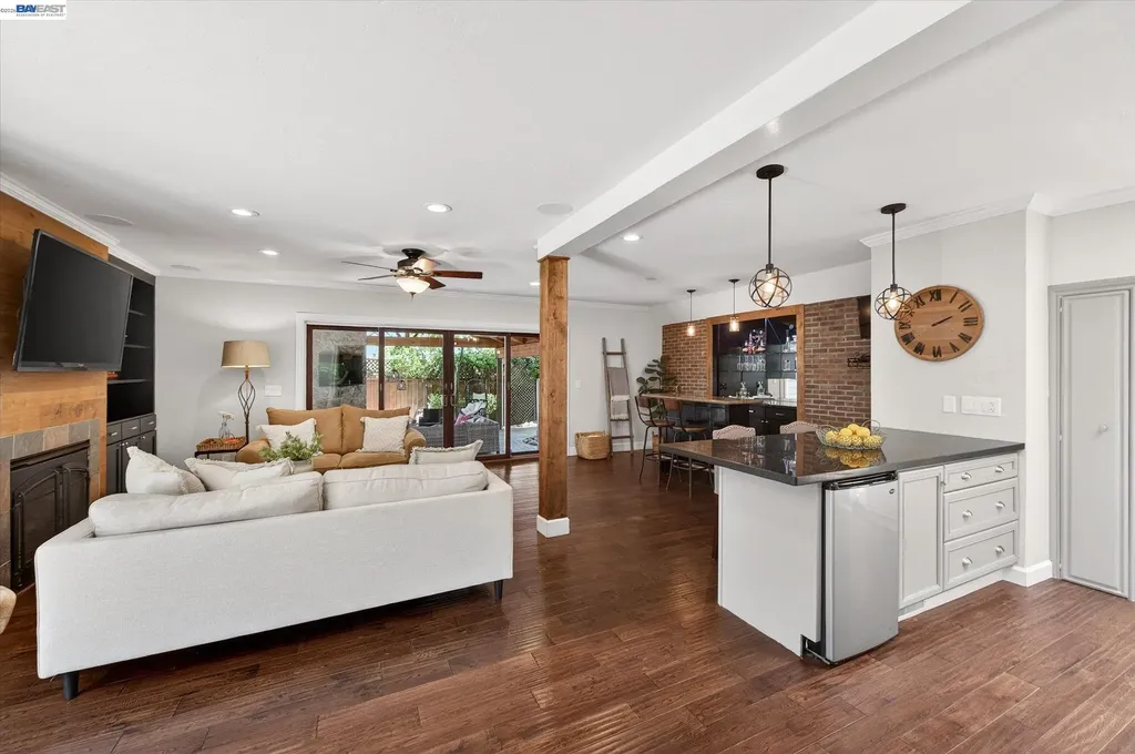 4687 Second Street Pleasanton CA 94566