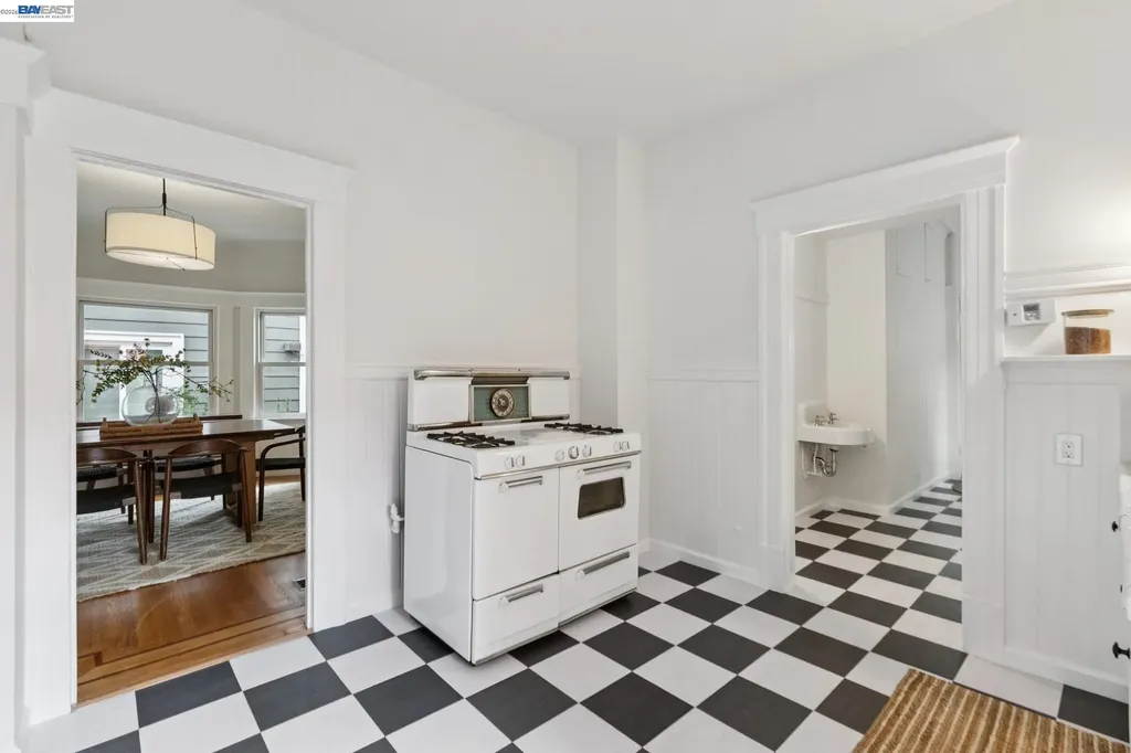 2607 Alcatraz Avenue Berkeley CA 94705