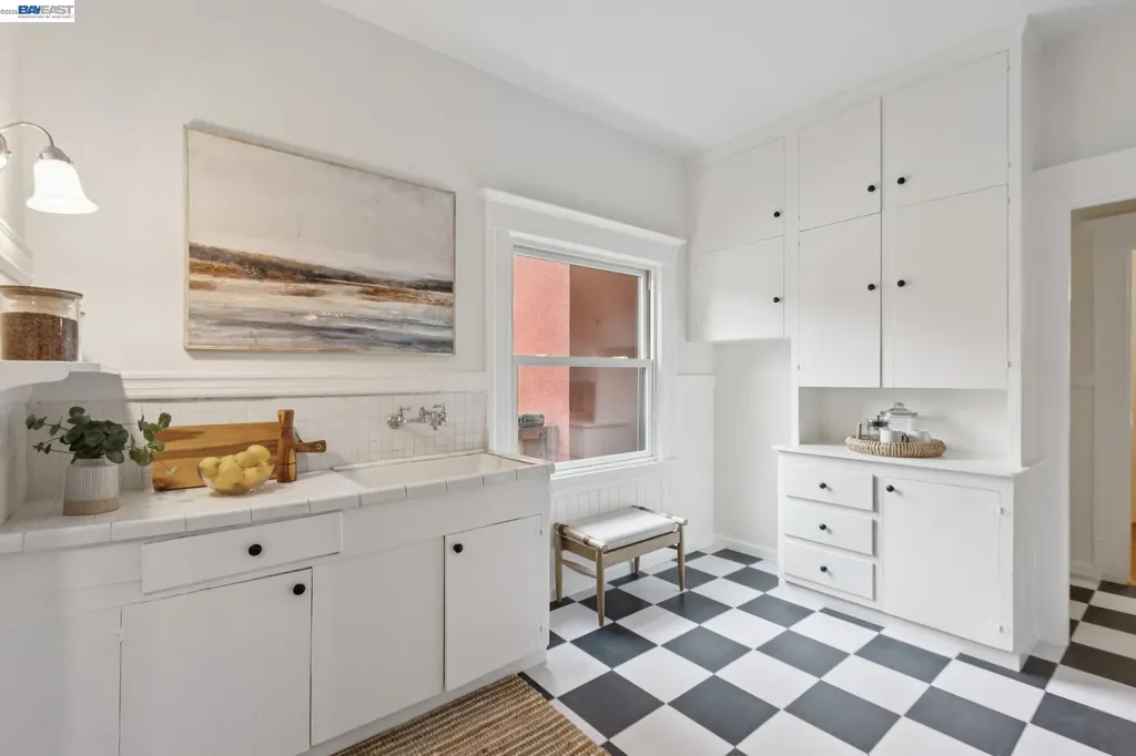 2607 Alcatraz Avenue Berkeley CA 94705