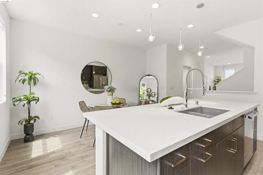 1355 Pullman Way Oakland CA 94607