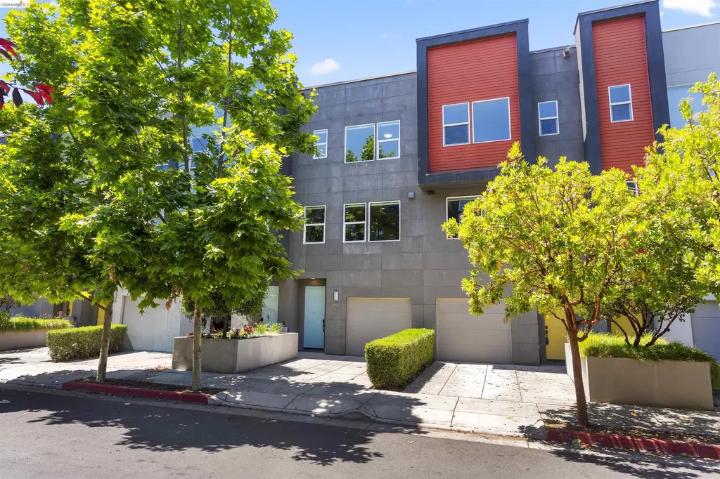 1355 Pullman Way Oakland CA 94607